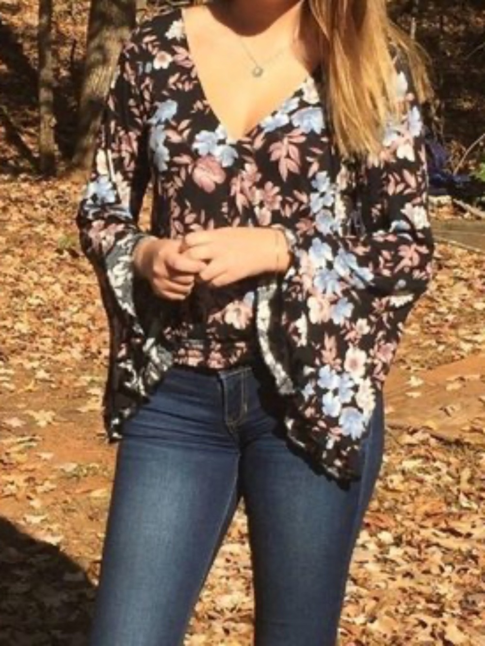 Women's Size Small American Eagle Outfitters Soft & Sexy Crepe Flowered Blouse